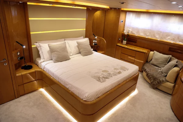 Willful yacht for charter