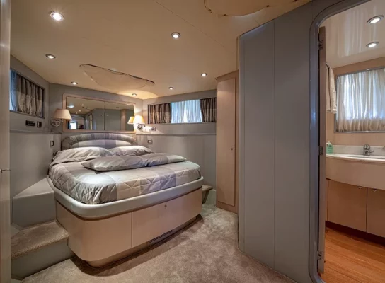 M/Y WHITE AND SILVER