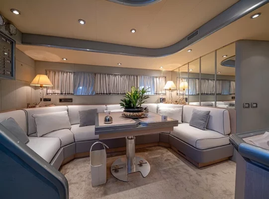 M/Y WHITE AND SILVER